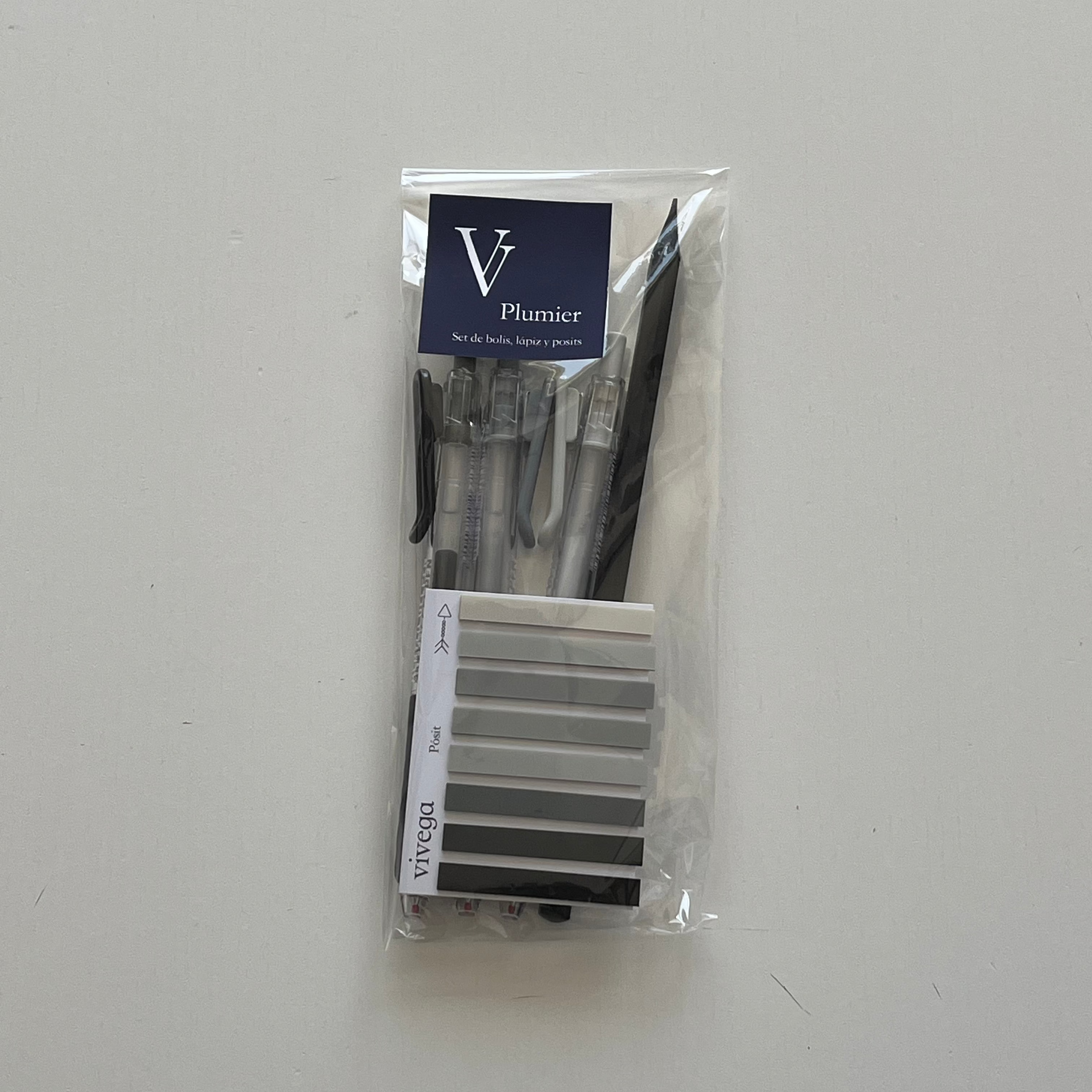 Plumier oscuro